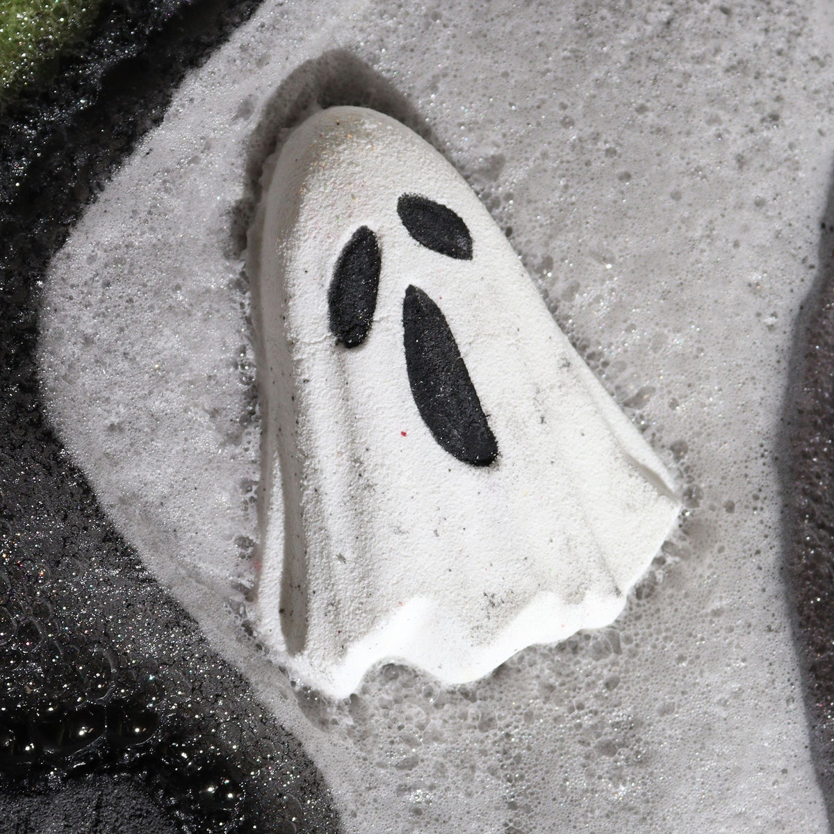 Ghost Halloween Bath Bomb 65g